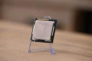 Intel Celeron 2.40Ghz - Picture 1 of 2