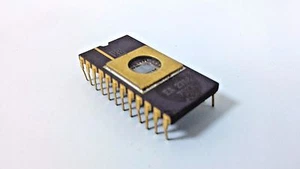 Procesador de CPU Eprom EA 2708 IC DIP 24 pines chapado en oro 7923 vintage raro colección - Imagen 1 de 4