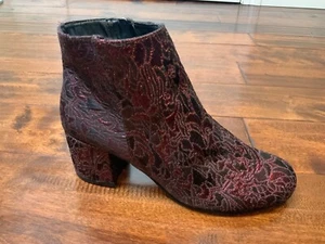 Circus by Sam Edelman Vikki Red Metallic Brocade Block Heel Ankle Boots, Sz 9.5 - Picture 1 of 11