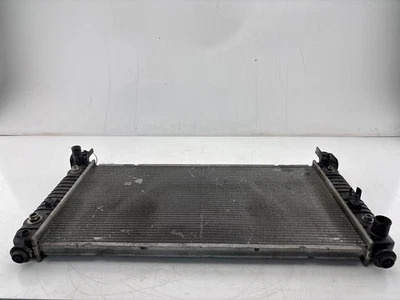 Conjunto de radiador de refrigeración del motor Chevrolet Tahoe 2009-2014 OEM Foto 1 de 4