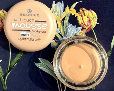 Essence Soft Touch Mousse Makeup Matte 16g 04 Matt Ivory - Bild 1 von 2
