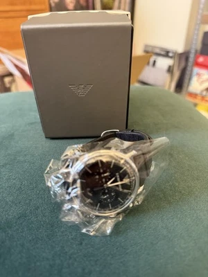 Reloj Emotion Armani Hombre Negro 43MM (Nuevo Sin Batería) Foto 1 de 4