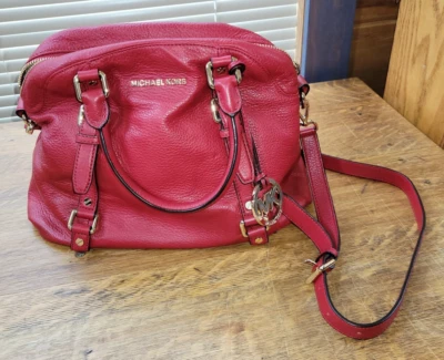 Cartera de Bowling Grande MICHAEL KORS Bedford Cuero ROJO NUEVA CON ETIQUETAS Correa Bandolera Foto 1 de 4
