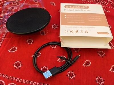 Universal Wireless Fast Charging Pad for Smartphone - Image 1 of 2