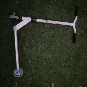 white scooter with grip tape and good grips - Picture 1 of 10