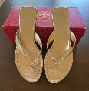 Tory Burch klassische Damen-Flip-Flop-Riemensandale glitzernd goldfarben Größe 7 brandneu 178 $ - Bild 1 von 8