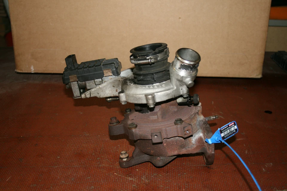 Turbolader Original  AX2Q-6K682-CA für Jaguar XJ XF X351 3.0 diesel  Turbo  - Bild 1 von 4