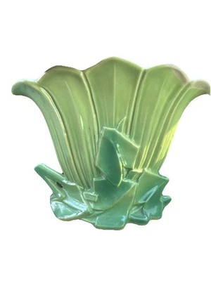 McCoy Tulip Petal Fan Vase Art Deco VTG 1950s Holiday Green Leaves Fall Planter - Image 1 of 4
