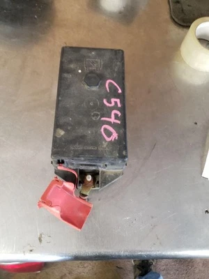 2002-2005 Pontiac Montana Van Engine Fuse Box OEM#19300120 - Image 1 of 3