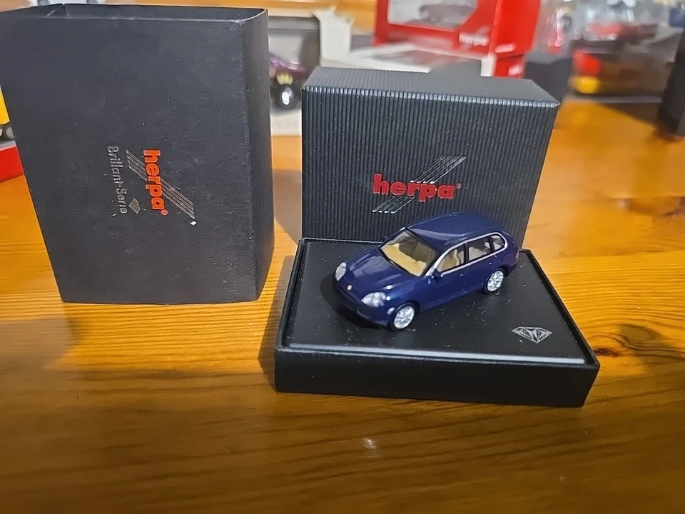 Herpa H0 101639 Porsche Cayenne Turbo Brillant Serie 1/87 - Immagine 1 di 4