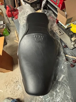 1995 Harley Davidson Dyna Super Glide Seat - Image 1 of 4