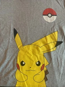 T-shirt grafica Pokemon Pikachu Pokeball fronte e retro nuova senza etichette taglia YS - Foto 1 di 6