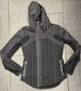 Lululemon Run Get Up and Glow Reflective Jacket Black Size 6 Activewear - Picture 1 of 6