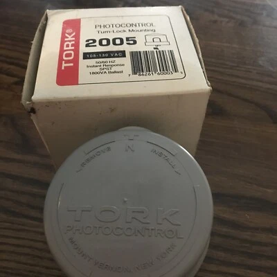 TORK 2005 Photocontrol Turn-Lock Mounting 105-130 Vac 50/60HZ SPST 1800 VA NEW - Image 1 of 4