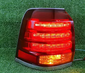 Lexus LX570 2008-2011 Äußeres Rücklicht Linke Seite (Fahrerseite) OEM Gebraucht - Bild 1 von 21