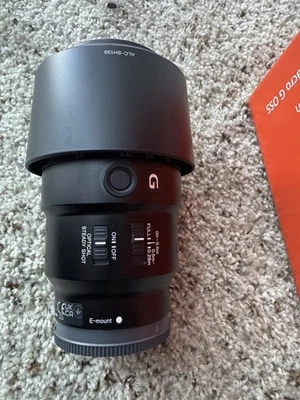 Sony FE 90mm 90 mm F/2.8 G OSS Macro/Close Up Lens (USA model) - MINT - Image 1 of 4