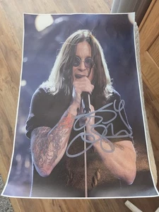 PÓSTER GRANDE DE LIENZO OZZY OSBOURNE 12X18 CON FACSÍMIL AUTOMÁTICO - Imagen 1 de 1