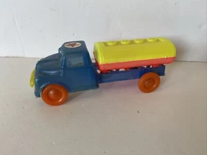 "Modelo de camión de juguete de plástico vintage soviético de la URSS de aproximadamente 7"" de largo" - Imagen 1 de 8