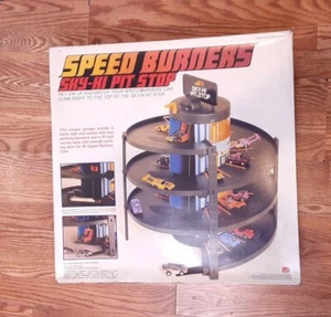 VINTAGE SPEED BURNERS SKY-HIGH PIT STOP 1979 Mego - Picture 1 of 12