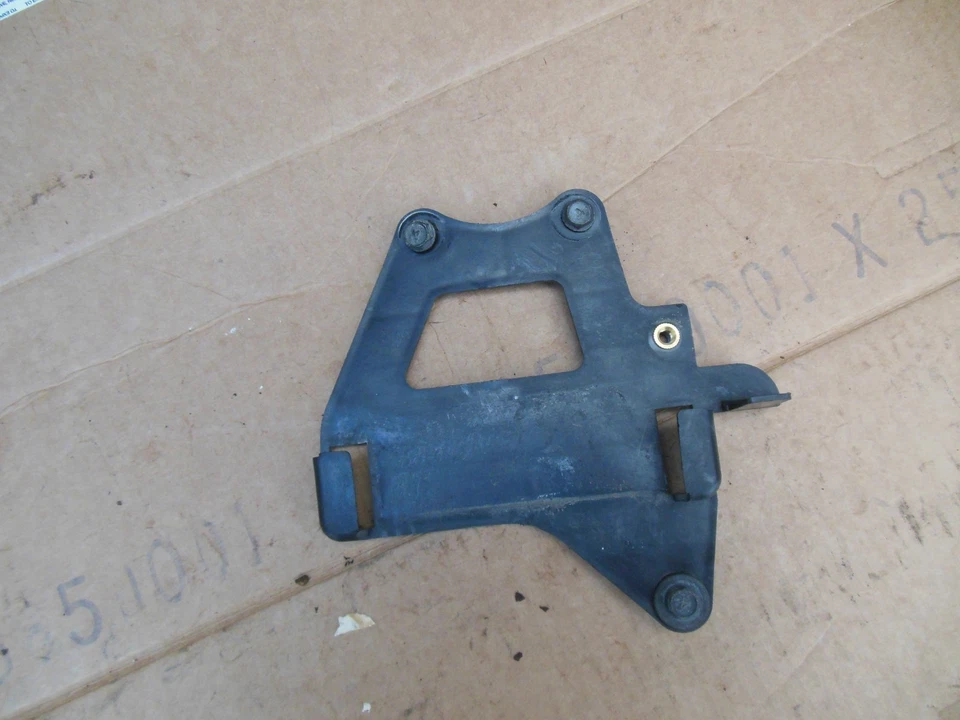 1987 KAWASAKI ZL1000 ELIMINATOR JUNCTION FUSE BOX BRACKET MOUNT - Image 1 of 3