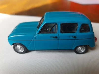 Renault 4 azul claro Safari escala 1.43 1976 Foto 1 de 4
