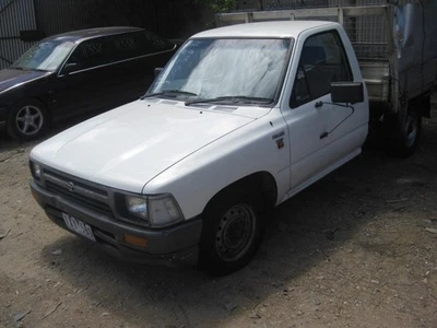 TOYOTA HILUX LEFT HEADLAMP HALOGEN (SEALED BEAM), 08/1988-08/1997 - image 1 of 4