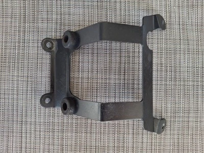 99-06 BMW R1150 R. Soporte guardabarros trasero usado OEM (p/n 63217650680). Foto 1 de 4