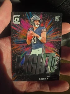 Óptica Panini Donruss 2024 - Light It Up Caleb Williams #1 (RC) Bears - Imagen 1 de 3