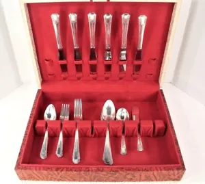 Wm A Rogers AA Heavy Oneida 32 Pcs Flatware Set, PARK LANE Silver Plate Tri-Fold - Picture 1 of 11