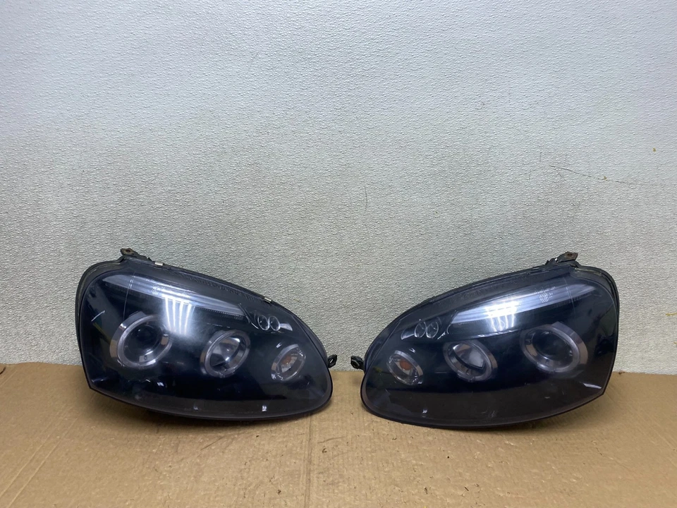 Juego faros LED V3021 DW izquierda+derecha Volkswagen Golf MK5 GTI 2005-2010 Foto 1 de 4