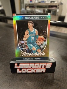 2022-23 Panini NBA Hoops - Holo Hoops Throwback LaMelo Ball #8 - Hornets - Picture 1 of 2