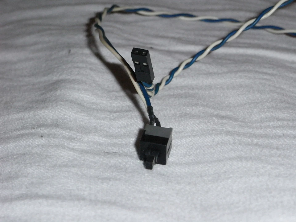 Frontpanel Reset Switch Front Panel Schalter Kabel blauweiß Taste Computer PC - Bild 1 von 1