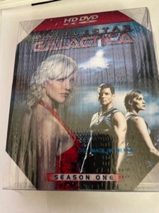 Battlestar Galactica - Season 1 (HD-DVD, 2007, 6-Disc Set) - Bild 1 von 10