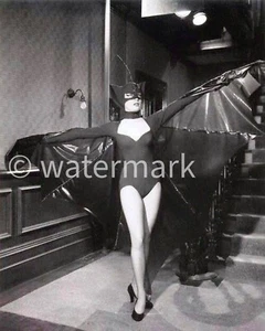 Foto de actriz pin-up vintage de los años 50 💥 Halloween 💥 FOTO de 8X10 - Imagen 1 de 1