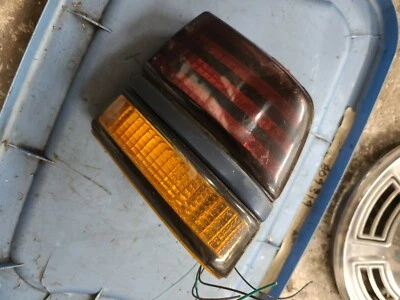 Luz trasera lateral derecha para pasajero Pontiac Sunbird 92-94 cupé 2 puertas 16508366 Foto 1 de 4