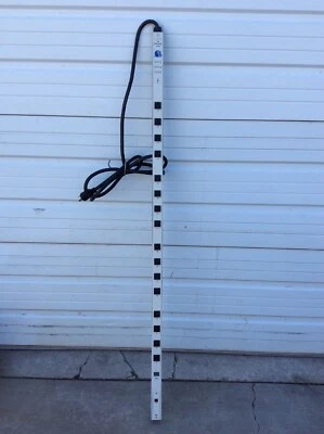 Torre de alimentación centinela Server Technology PTSS-V016-1-05 100-120V 30A 16 salidas PDU Foto 1 de 4