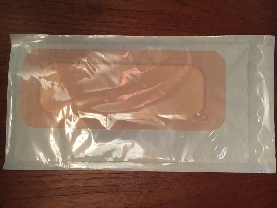 AQUACEL Adhesive Silicone Foam Dressing 4" x 10" Sterile - Image 1 of 3