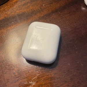 Apple AirPods 2nd Generation Charging Case only A1602 - no ear buds - Zdjęcie 1 z 7