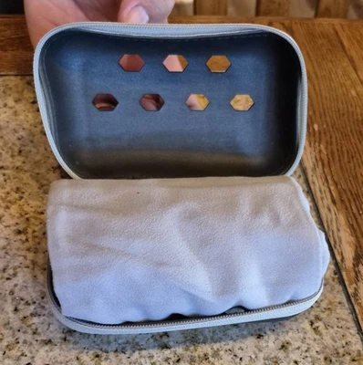 Hoplet Microfiber Travel Towel – Fast Drying 20x40 Gray + Case & Pocket, Camping Foto 1 de 4