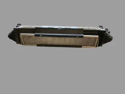 Land Rover LR2 13-15 OEM Engine Intercooler Assembly W/Sensor LR031925 Foto 1 de 3