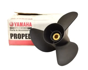 6K1-45978-02-00 Yamaha Ss Propeller 13-3/4X17, Designed To Fit a 4 3/4" Gearcase - Picture 1 of 6