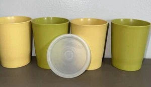 Vaso de jugo Tupperware de colección 4-6 oz verde amarillo #1251-28-25 + tapa #296-26 - Imagen 1 de 11