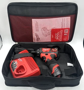 Milwaukee 2551-22 M12 FUEL SURGE 1/4" Hexagonal Kit de Destornillador Hidráulico 1 Batería Usado en Excelente Condición - Imagen 1 de 11
