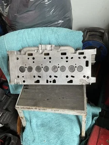 Peugeot Citroen Ford 1.6 HDI 8V DV6 Cylinder Head  with Valves, Seals,9684504780 - Picture 1 of 7