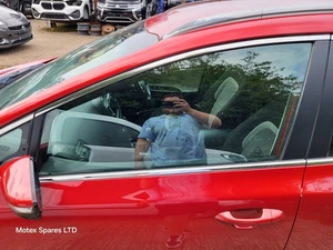 Kia Ceed MK2 Front Door Window Glass Passenger Side 2012 - 2018 (Estate) - Picture 1 of 3