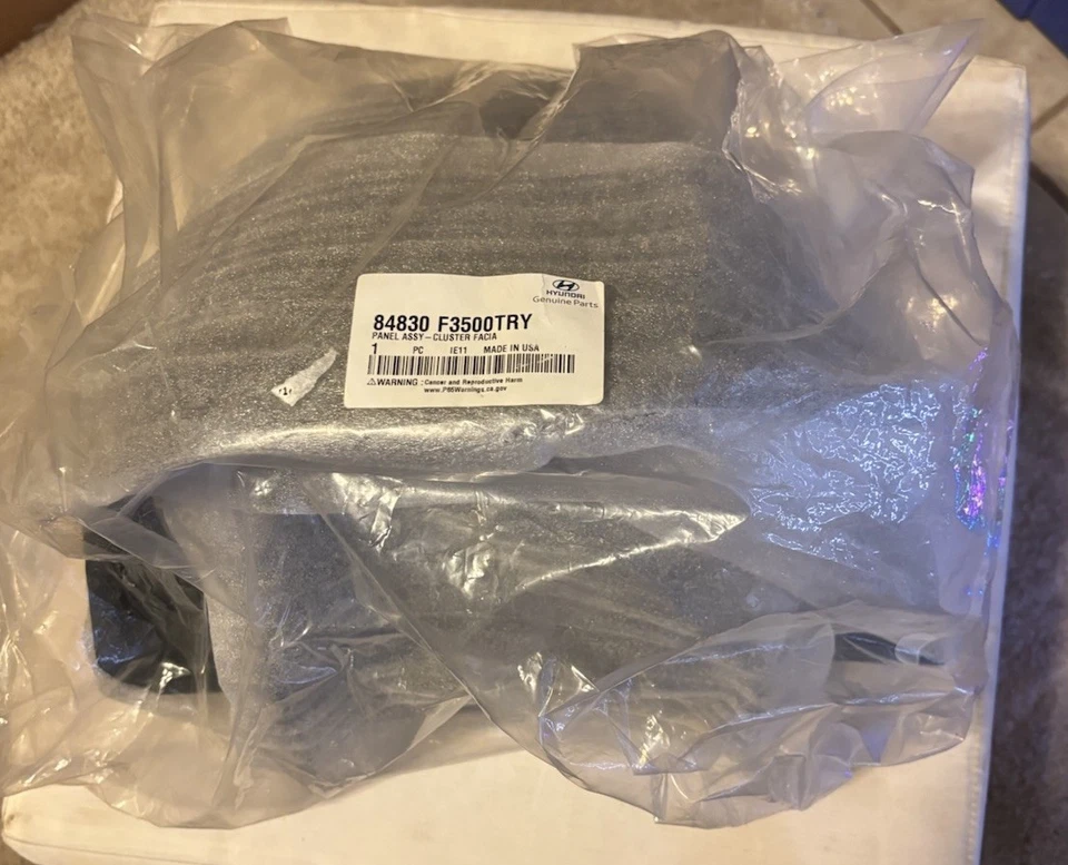 Hyundai Elantra 2017-2020 OEM NUEVA cubierta de columna superior - (84830-F3500-TRY) Foto 1 de 1