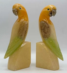 Paar alte handgeschnitzte italienische Alabaster Papagei Buchstützen / Ornamente - Vogel - Bild 1 von 5