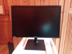 Samsung S22E450BW 22" Monitor 1680x1050 TN-Panel, 1000:1, 250 cd/m², 5ms, Pivot - Bild 1 von 8