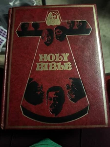 Holy Bible King James Version -- Black Heritage Edition Red Cover Gold - Picture 1 of 2