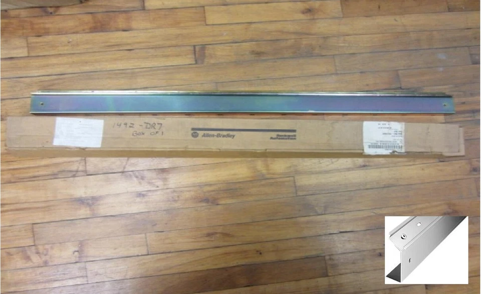 全新 Allen Bradley 1492-DR7 锌/钢 提高 30 度 斜角 DIN 导轨 1 米 — 第 1/1 张图片